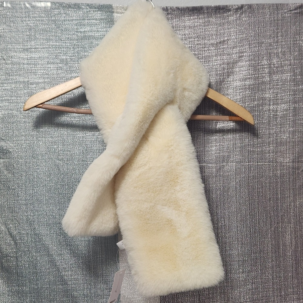 Mixit Ivory Faux Fur Pull Through Scarf Neck Warmer NEW Luxury Old Money Glamor